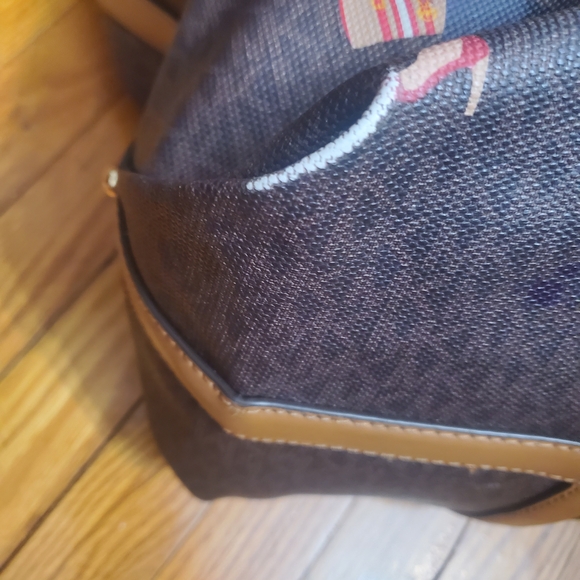 Michael Kors Graphic Shoulder Big Tote Bag - Picture 10 of 15